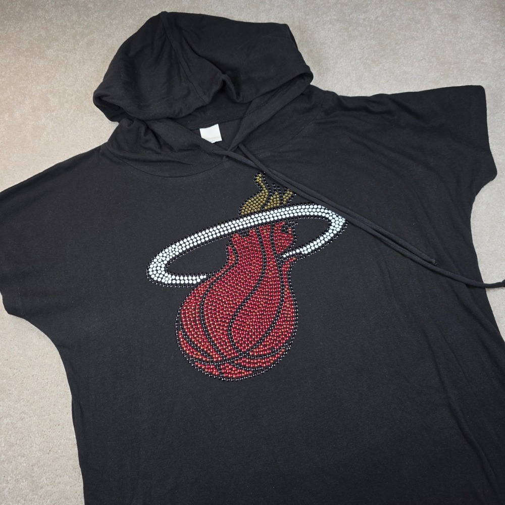 Miami Heat NBA T-Shirt Womens S Black Rhinestone Logo Hooded Cap Sleeve NWOT